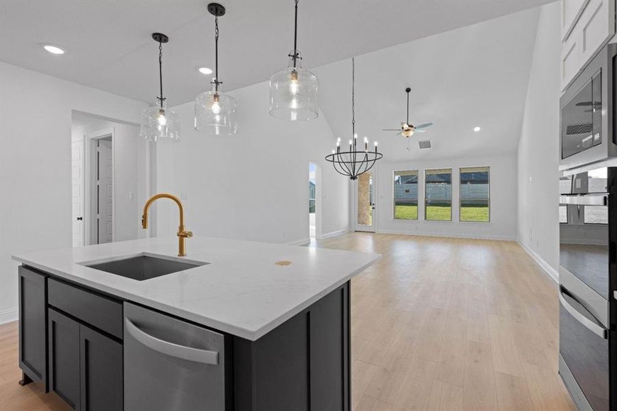 DAL_Painted Tree_Easton_3925 Menard Street (14) DAL_Painted Tree_Easton_3925 Menard Street (14)