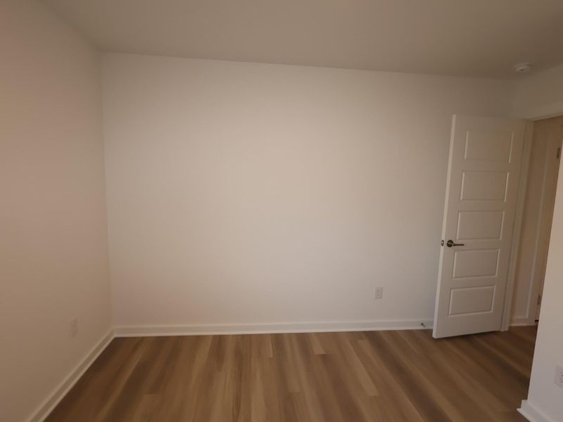 Spacious, unfurnished interior of a new home in Miller's Pond, Rosenberg (Image 17).