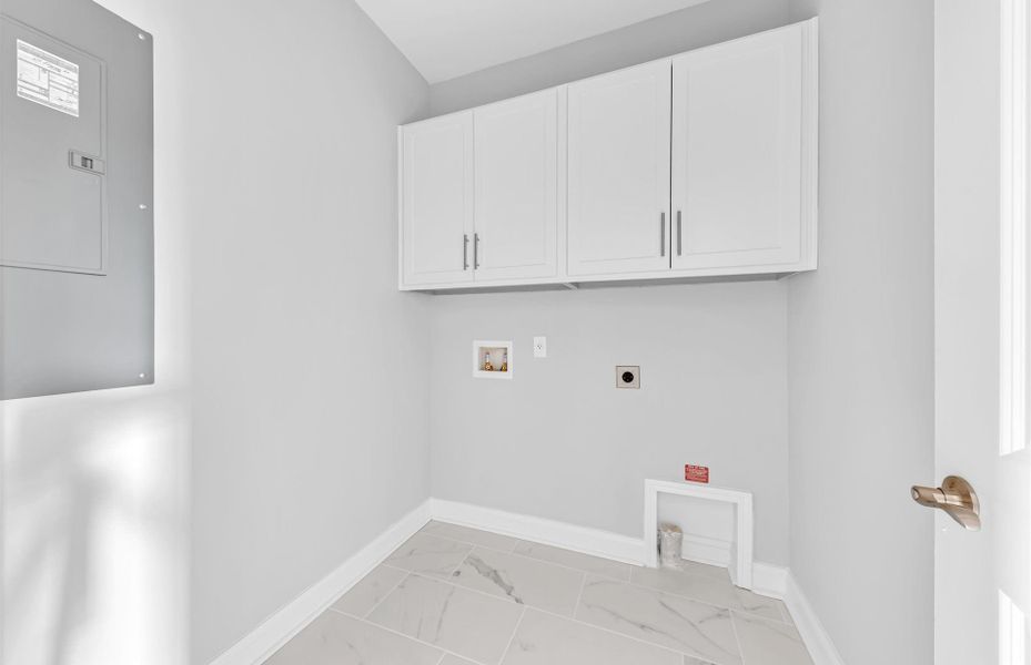 Representative unfurnished interior of a home built from the Violet by Pulte Homes in Long Savanna, Charleston (Image 15).