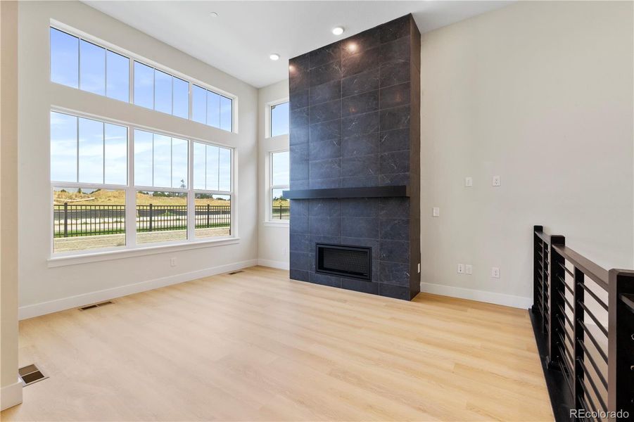 Spacious, unfurnished interior of a new home in Dillon Pointe - City, Broomfield (Image 23).