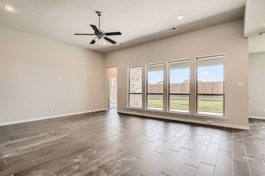 Plan 1683 Living Room Representative Photo