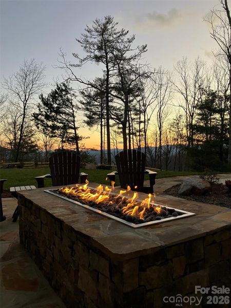 Community amenities in , Asheville (Image 36).