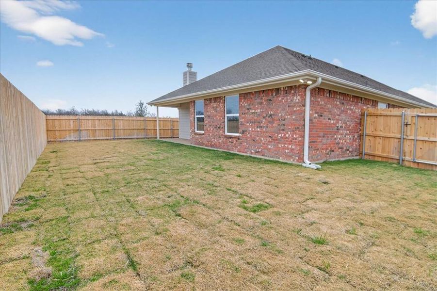 Exterior details and patio area of a home in , Waco (Image 20).