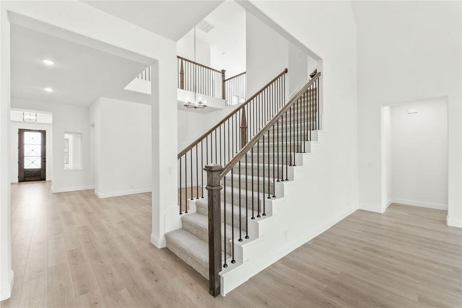 Spacious, unfurnished interior of a new home in Crystal Lake Estates, Red Oak (Image 29).