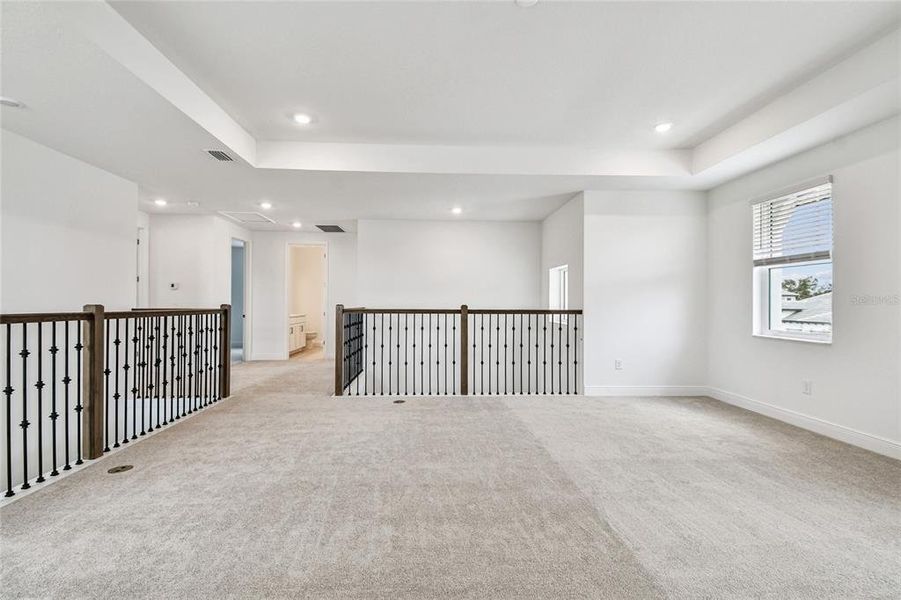 Spacious, unfurnished interior of a new home in Hawkstone, Sarasota (Image 35).