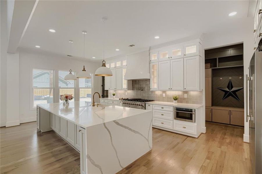 Furnished interior view inside a new home in , Grayson (Image 26).