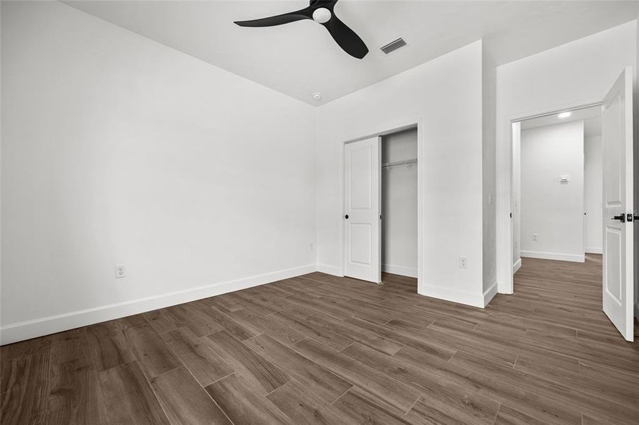 Spacious, unfurnished interior of a new home in Grand Oaks, Gainesville (Image 18).