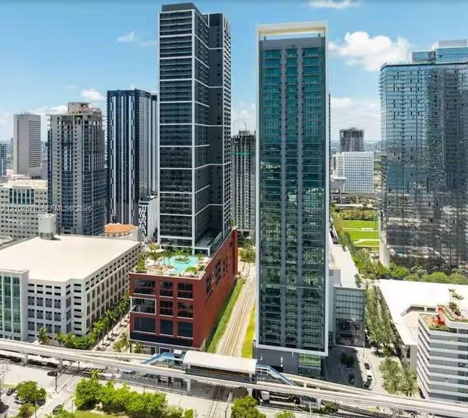 Condo located in Miami, FL showcasing its design and architecture (Image 23).