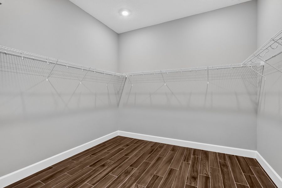 Spacious, unfurnished interior of a new home in Center Lake Ranch Community Group Page, St. Cloud (Image 36).