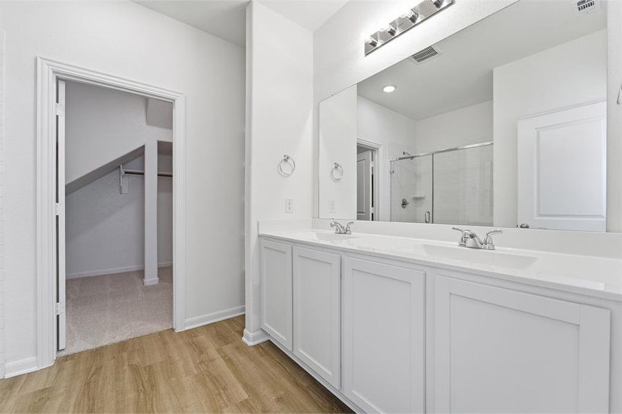 Furnished interior view inside a new home in La Terra, Celina (Image 7).