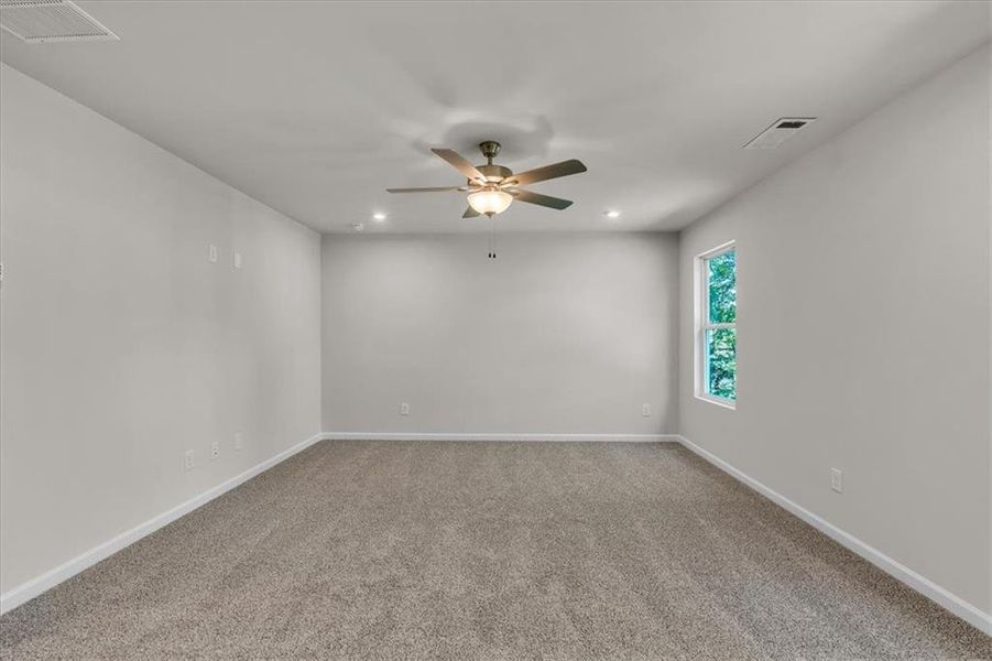 Spacious, unfurnished interior of a new home in Sweetlake Grove, Mableton (Image 25).