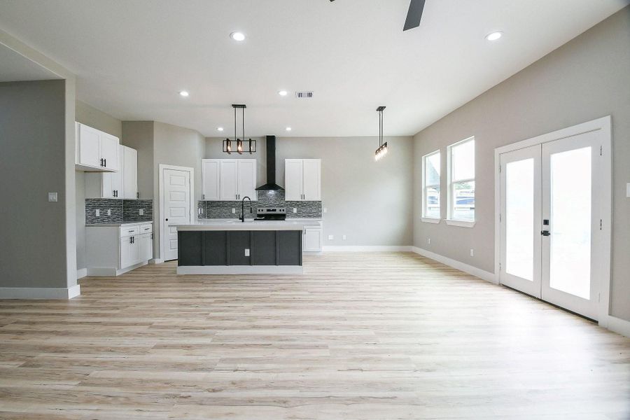 Spacious, unfurnished interior of a new home in , Livingston (Image 28).