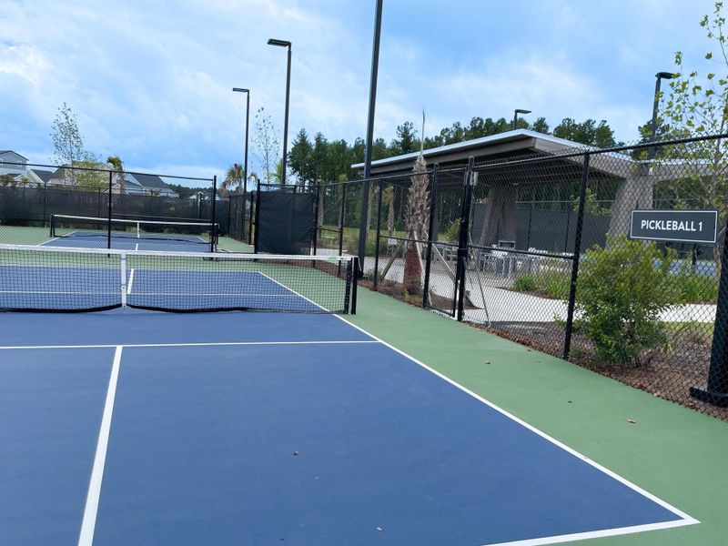 Community amenities in , Summerville (Image 67).