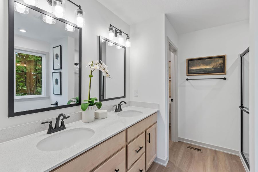 Representative furnished interior of a home built from the Fairfax by Fischer Homes in Bridle Run, Louisville (Image 26).