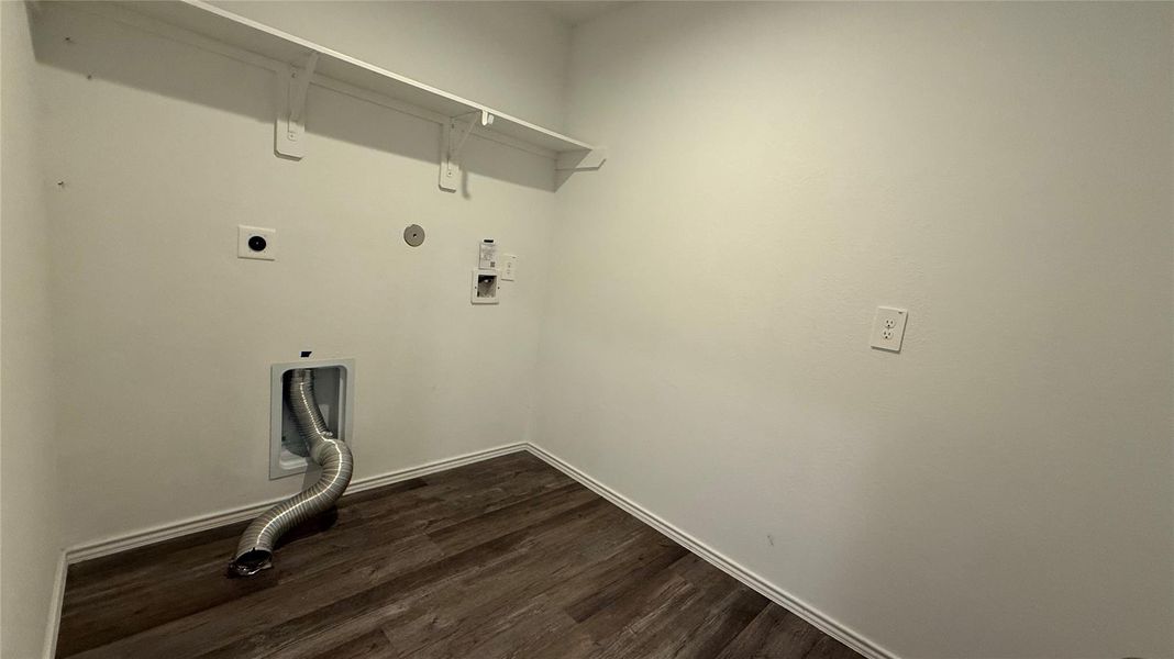 Spacious, unfurnished interior of a new home in , Conroe (Image 15).