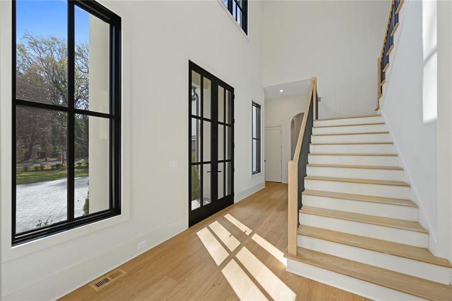 Spacious, unfurnished interior of a new home in , Alpharetta (Image 21).