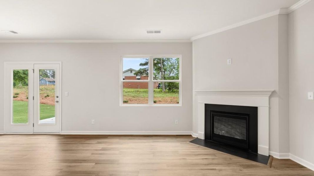 Spacious, unfurnished interior of a new home in Fairhaven, Lithia Springs (Image 12).