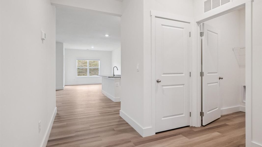 Spacious, unfurnished interior of a new home in Millstone Village, Morristown (Image 18).