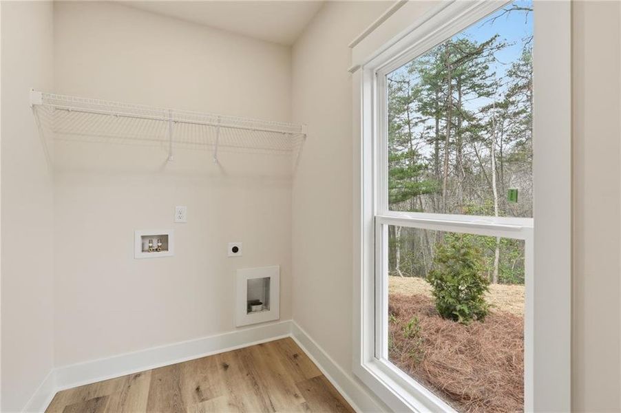Spacious, unfurnished interior of a new home in , Dahlonega (Image 29).