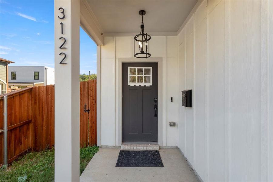 Exterior details and patio area of a home in , Dallas (Image 2).