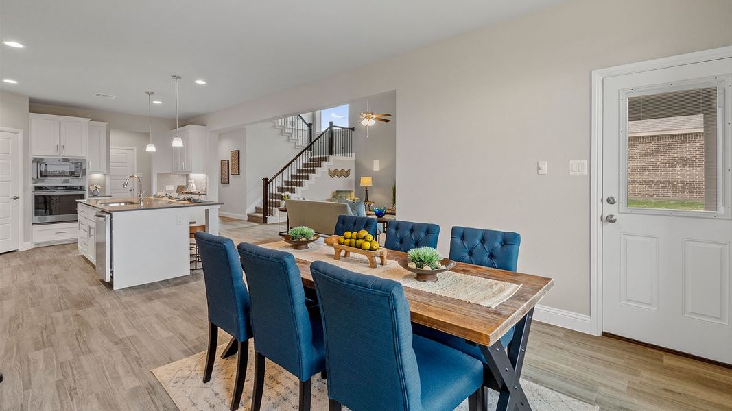 Representative furnished interior of a home built from the Wimberley by D.R. Horton in Lakeview Pointe, Grand Prairie (Image 15).