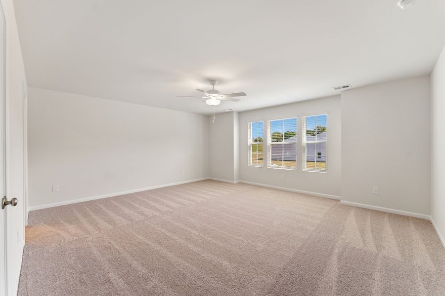 Spacious, unfurnished interior of a new home in Radley Place, Chesnee (Image 22).