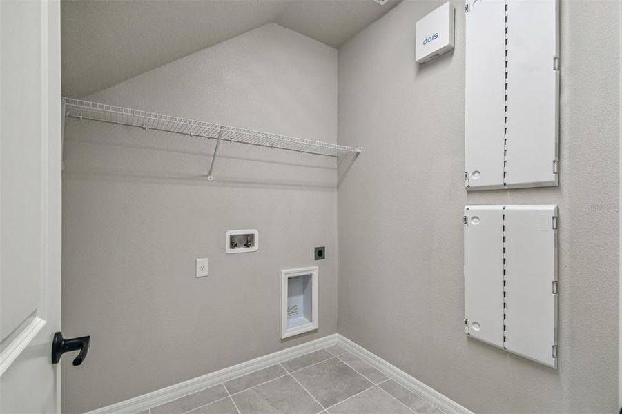 Spacious, unfurnished interior of a new home in Weslyn Park in Sunbridge 34', St. Cloud (Image 37).