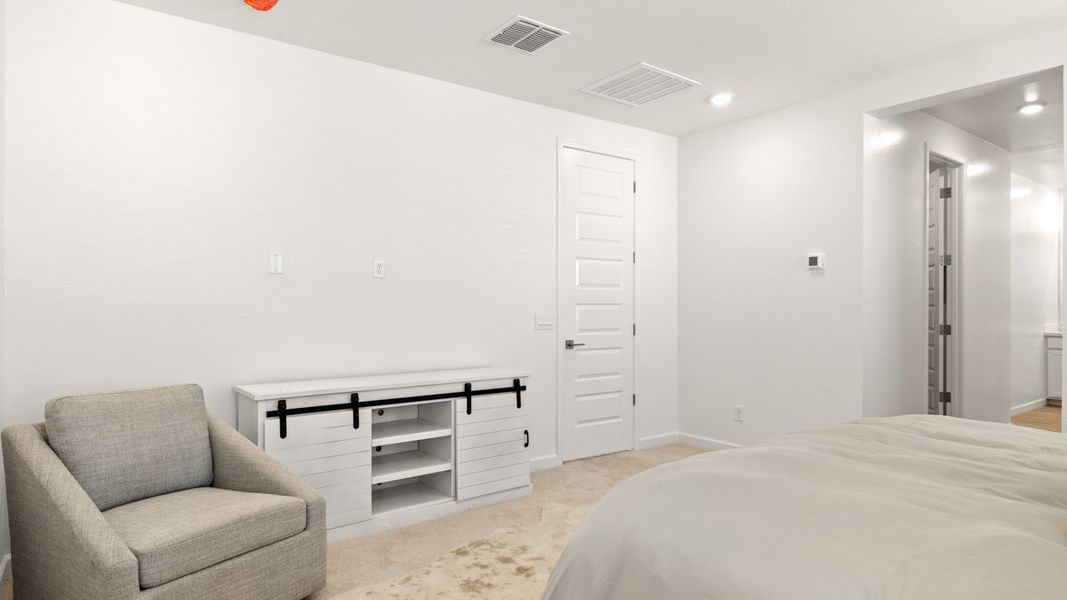 Representative furnished interior of a home built from the Crow by D.R. Horton in Apache Farms, Buckeye (Image 28).