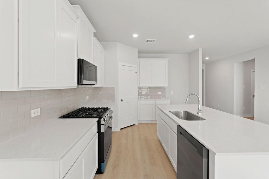 Furnished interior view inside a new home in Magnolia Springs, Montgomery (Image 6).