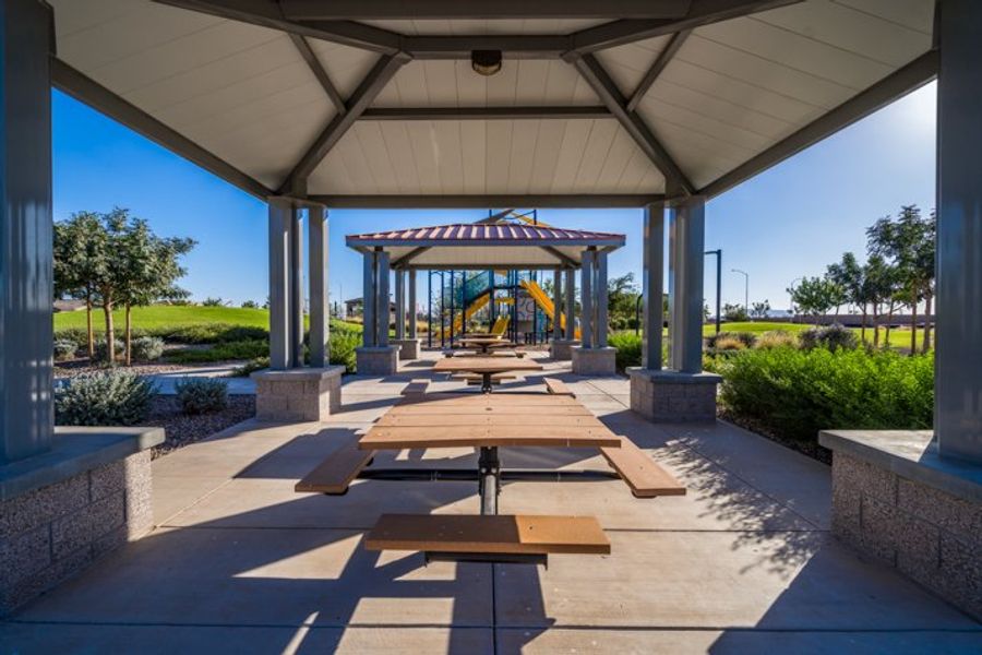Community amenities in La Mira, Mesa (Image 37).