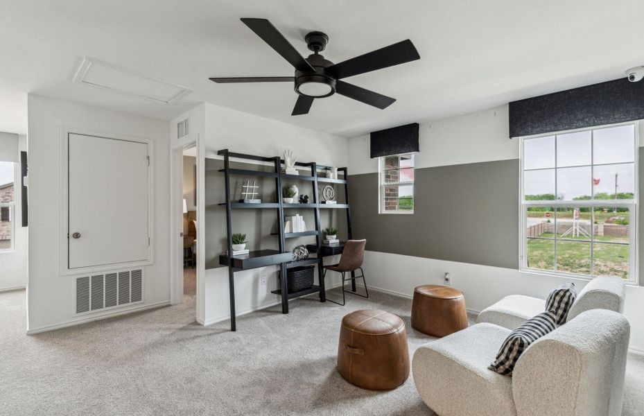 Furnished interior view inside a new home in Elizabeth Creek, Haslet (Image 18).