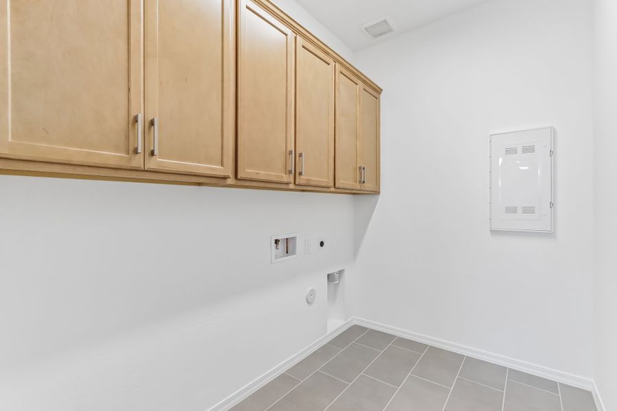 Spacious, unfurnished interior of a new home in Estrella, Goodyear (Image 28).