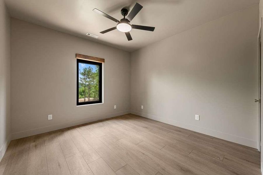 Spacious, unfurnished interior of a new home in , Mineral Bluff (Image 22).