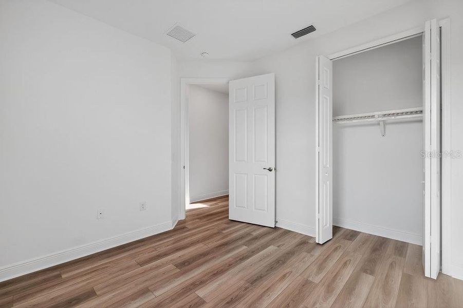 Spacious, unfurnished interior of a new home in Lakes of Mount Dora, Mount Dora (Image 27).