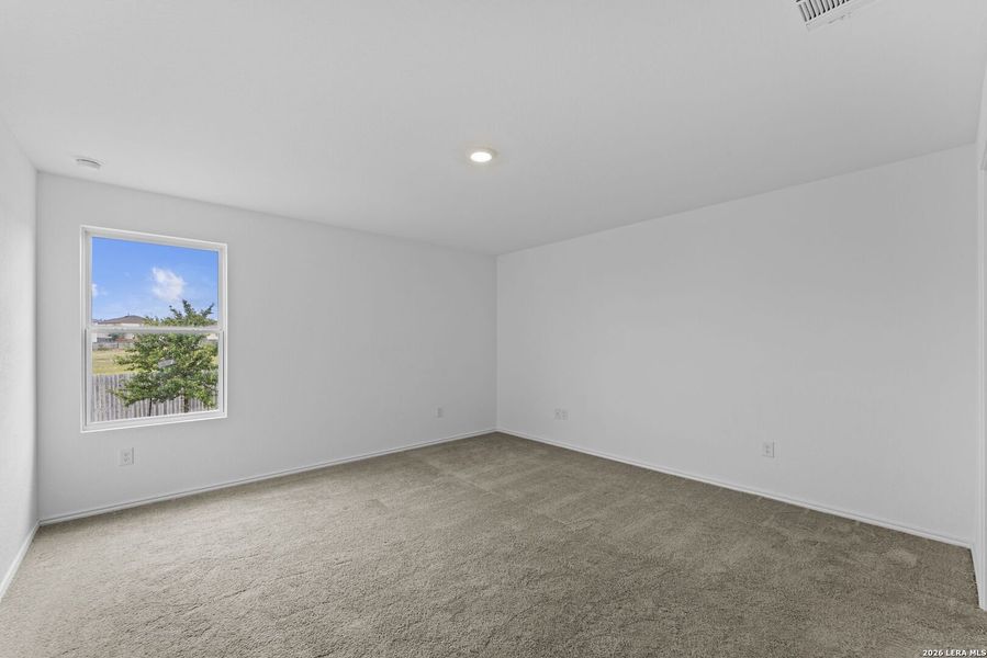 Spacious, unfurnished interior of a new home in , San Antonio (Image 16).