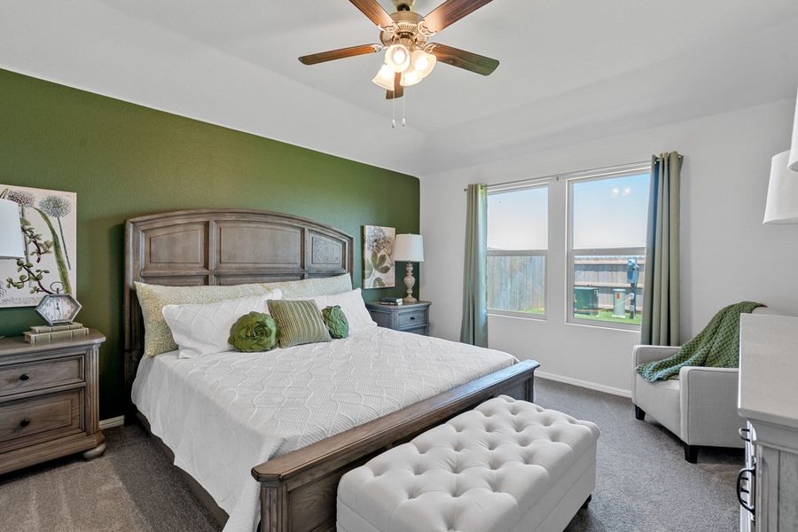 Representative furnished interior of a home built from the GLENDALE by D.R. Horton in Faculty Row, Abilene (Image 37).