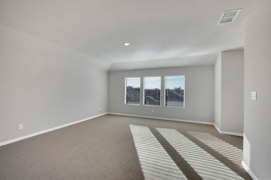Spacious, unfurnished interior of a new home in Stonehaven, Seagoville (Image 20). Spacious, unfurnished interior of a new home in Stonehaven, Seagoville (Image 20).