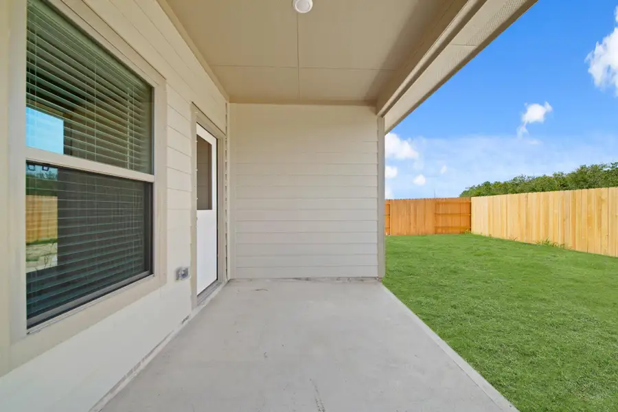 Exterior details and patio area of a home in Laurel Landing, Alvin (Image 3).