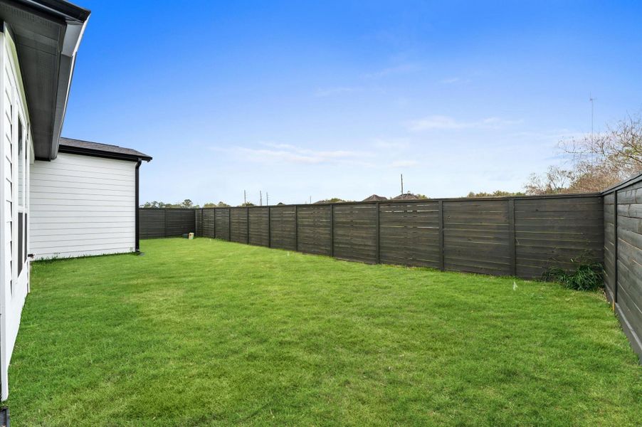 Exterior details and patio area of a home in , Missouri City (Image 19). Exterior details and patio area of a home in , Missouri City (Image 19).