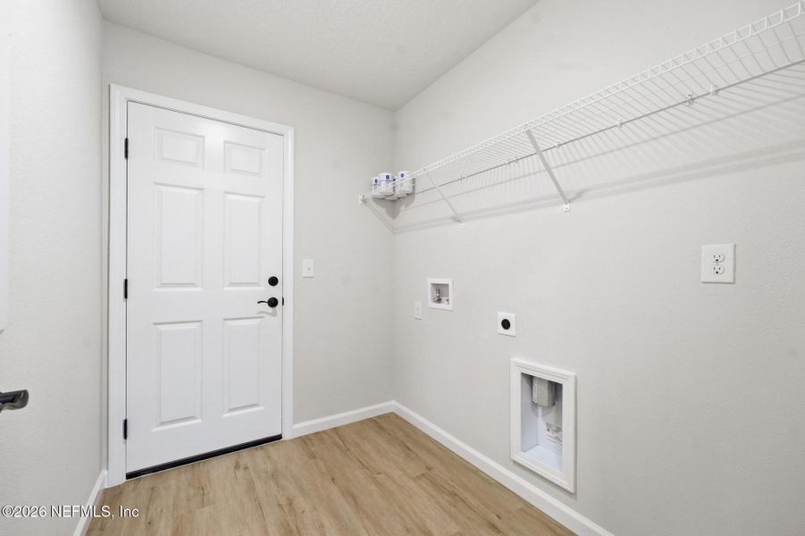 Spacious, unfurnished interior of a new home in , Jacksonville (Image 22).