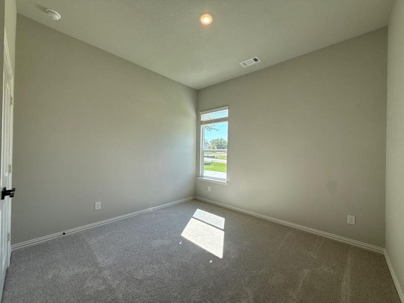 Spacious, unfurnished interior of a new home in Oak Grove Addition, Springtown (Image 20).