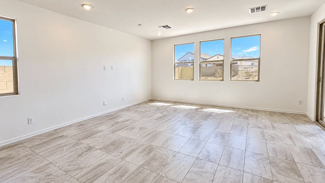 Spacious, unfurnished interior of a new home in The Ridge at Sienna Hills, Buckeye (Image 10).