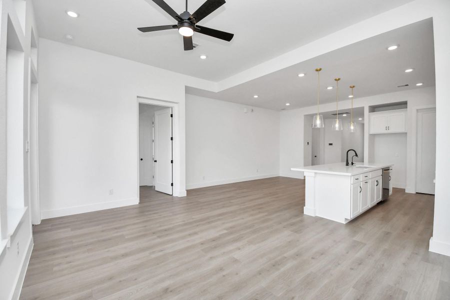 Spacious, unfurnished interior of a new home in Arabella on the Prairie: Premier Collection, Richmond (Image 16).