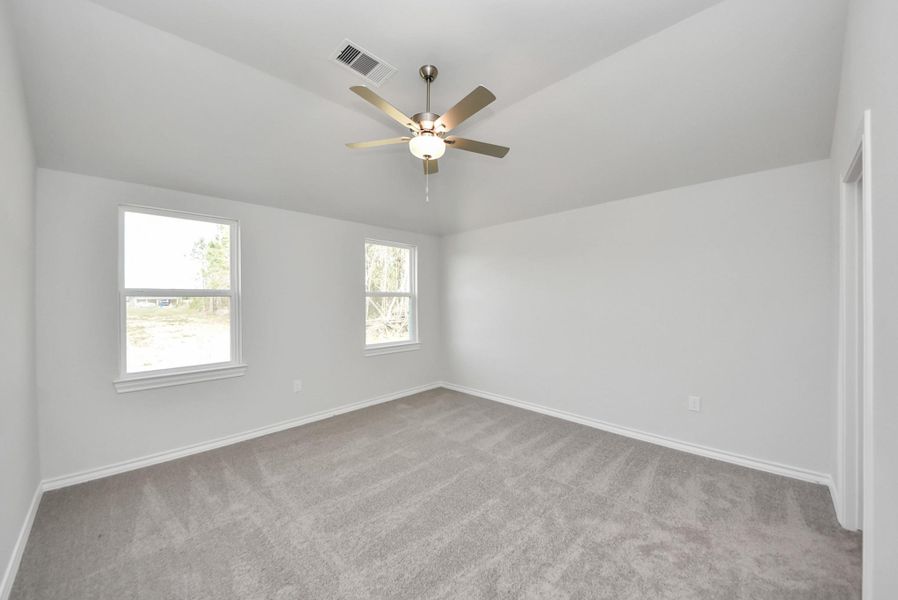 Spacious, unfurnished interior of a new home in Santa Fe, Cleveland (Image 33).