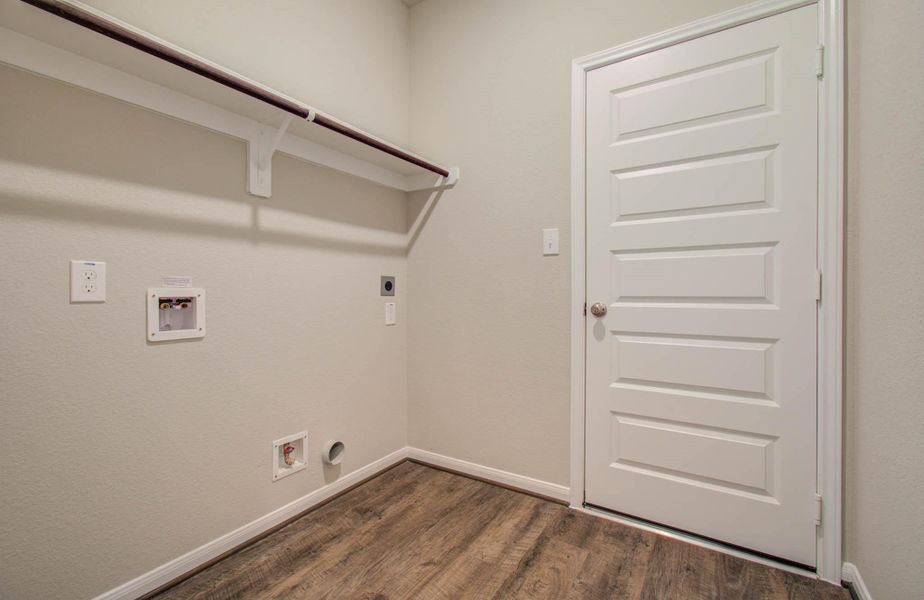 Spacious, unfurnished interior of a new home in Legends Bay, Baytown (Image 33).