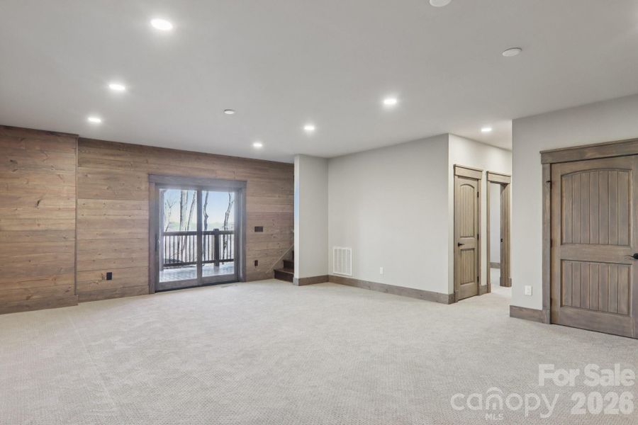 Spacious, unfurnished interior of a new home in , Maggie Valley (Image 23).