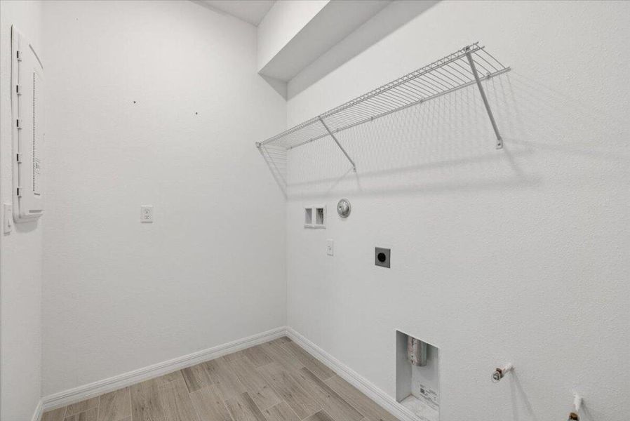 22-0B2A7042 22-0B2A7042