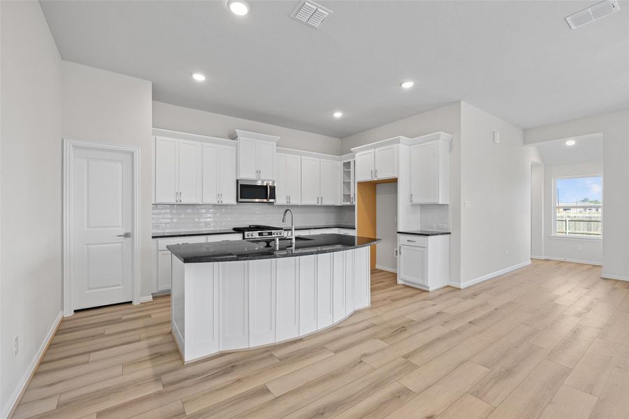 Furnished interior view inside a new home in Coastal Point, League City (Image 12). Furnished interior view inside a new home in Coastal Point, League City (Image 12).
