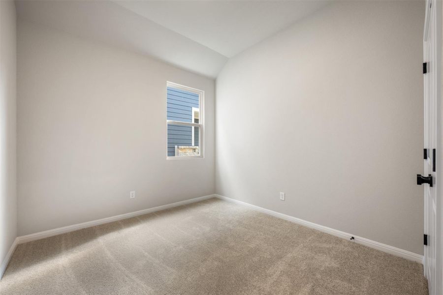 Spacious, unfurnished interior of a new home in Cannon Ranch 40s, Dripping Springs (Image 6).