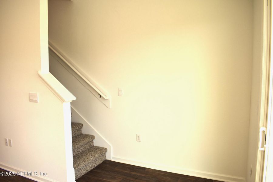 Spacious, unfurnished interior of a new home in Irongate Villas, Jacksonville (Image 52).